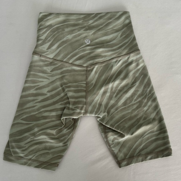 Lululemon Align Biker Short -Size 2 - Picture 7 of 15
